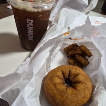 Dunkin' - Donuts Near Me - Chicago, Illinois Dunkin' - Donuts Near Me - Chicago, Illinois