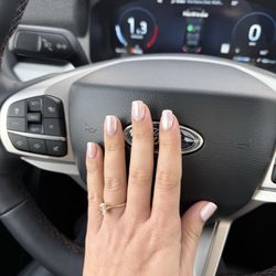 Coco Nails - Gel manicure with chrome