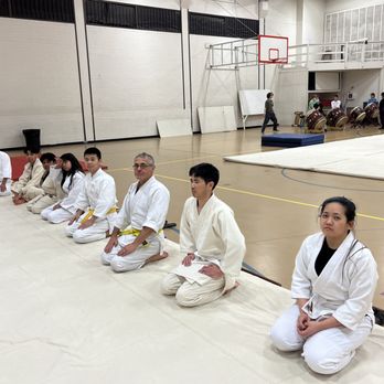 NH Aikido Ohana - Aikido students sitting seiza at the the opening of class - Martial Arts Near Me - Los Angeles, California NH Aikido Ohana - Aikido students sitting seiza at the the opening of class - Martial Arts Near Me - Los Angeles, California
