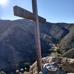 Catalina Island Marine Institute - Picture of the Cross on bible Trail.