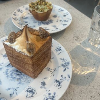{petite} maman - gingerbread croissant cube - Bakeries Near Me - Miami, Florida {petite} maman - gingerbread croissant cube - Bakeries Near Me - Miami, Florida