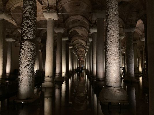 Basilica Cistern by null