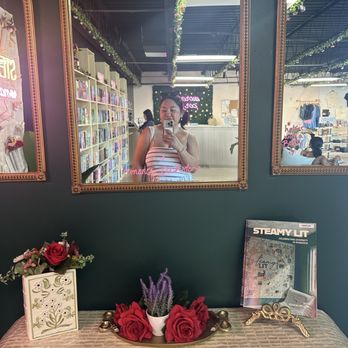 Steamy Lit - Selfie mirror - Bookstores Near Me - Fort Lauderdale, Florida Steamy Lit - Selfie mirror - Bookstores Near Me - Fort Lauderdale, Florida