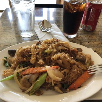 Pad Thai - Fried Long Rice w/ Chicken - Thai Near Me - Honolulu, Hawaii Pad Thai - Fried Long Rice w/ Chicken - Thai Near Me - Honolulu, Hawaii