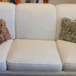 Looks good as new!!! Not bad for a 17 year old couch. Looks good as new!!! Not bad for a 17 year old couch.