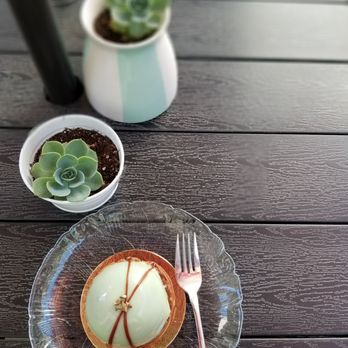 Pretty Sweet - Chocolate mousse cake - Cupcakes Near Me - Folsom, California Pretty Sweet - Chocolate mousse cake - Cupcakes Near Me - Folsom, California