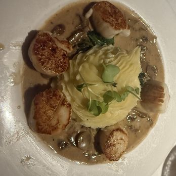 Shadowbrook - Pan-Seared Sea Scallops - American Near Me - Capitola, California