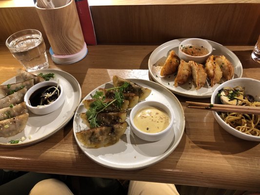 Dumpling Darlings (Amoy Street) by null