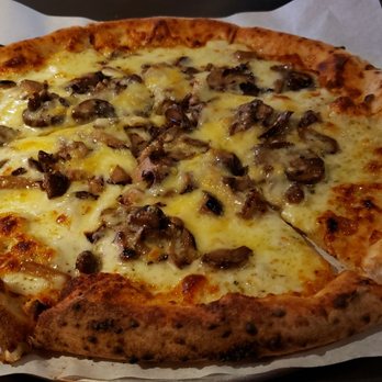 Tarantula Hill Brewing - Mushroom thin crust pizza. - Breweries Near Me - Thousand Oaks, California