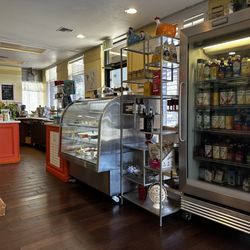 Cafe Organique - Area to order, including cold case