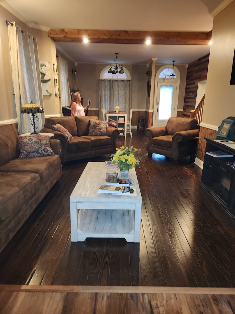 THE QUARRY HOUSE 511 Birch St, Hannibal, Missouri Vacation Rentals