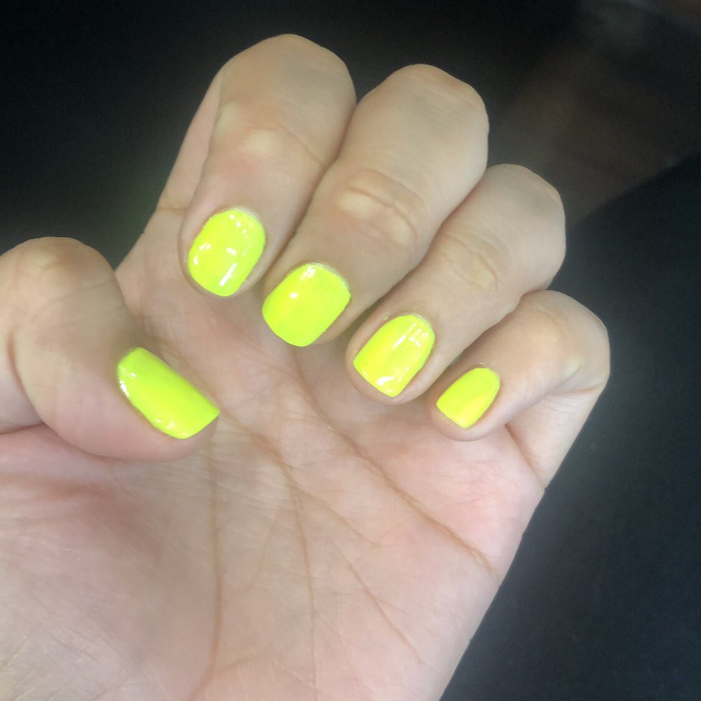 Yellow taxi regular polish mani.