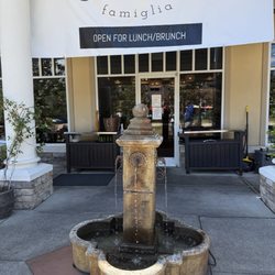 Cucciolo Famiglia - Outdoor side entrance