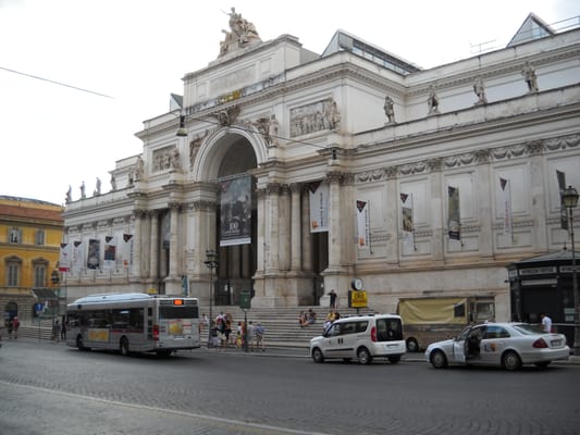 Palazzo delle Esposizioni by null