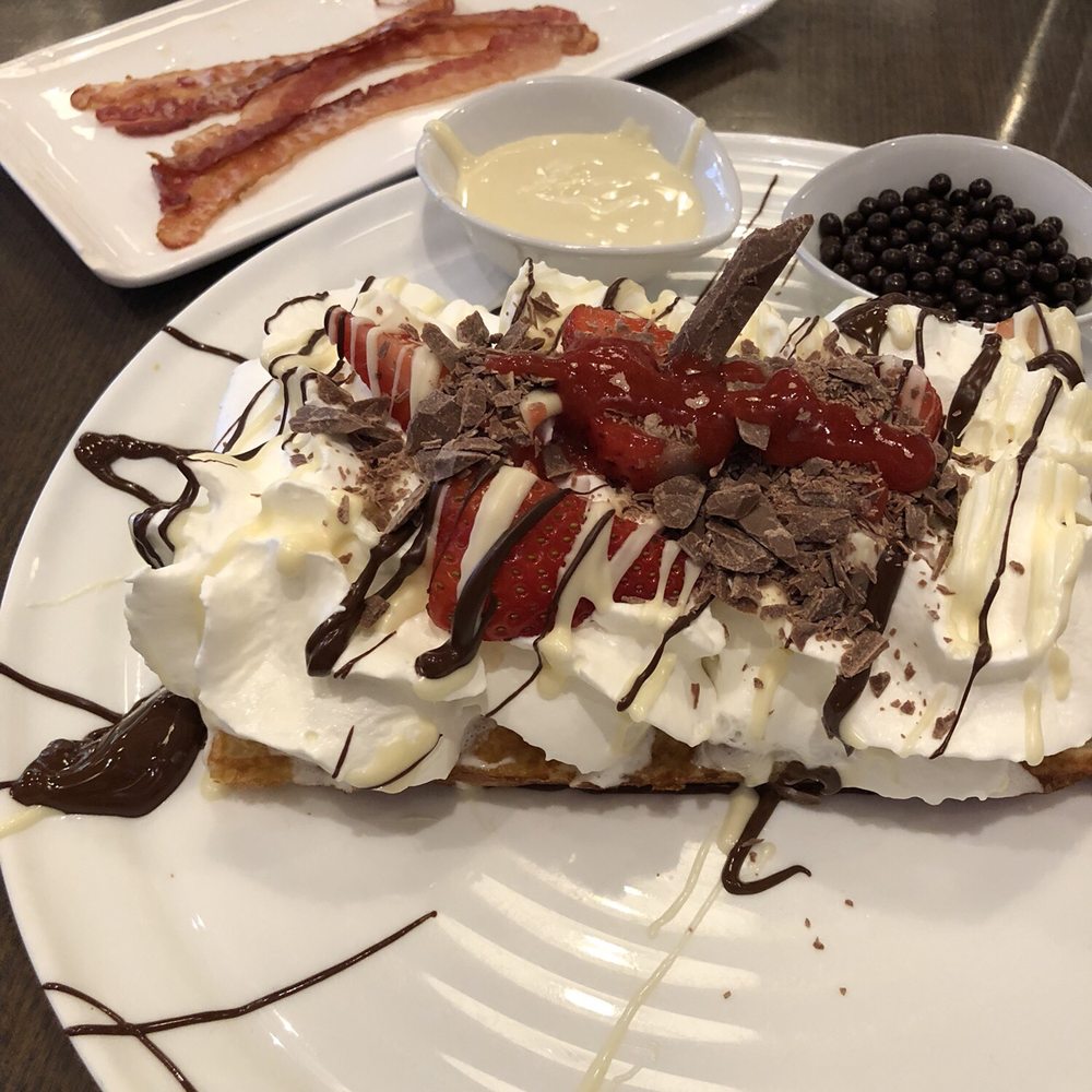 Cacao 70 - After Party Waffle - Desserts Near Me - Montreal, Quebec Cacao 70 - After Party Waffle - Desserts Near Me - Montreal, Quebec