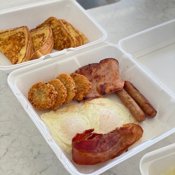 Christopher's Restaurant - Steak & Eggs - Breakfast & Brunch Near Me - Reading, Massachusetts
