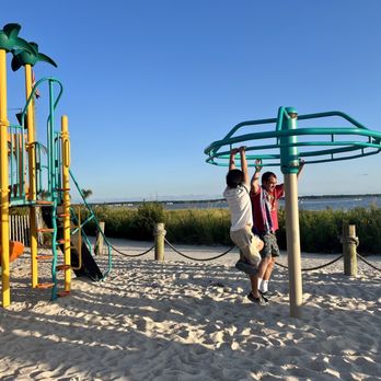 Paradise Grill - My kid love the bayfont playground by the bag - American Near Me - Long Neck, Delaware