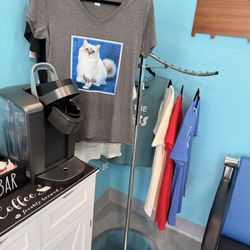 Pacific Paws Animal Hospital - Waiting area
