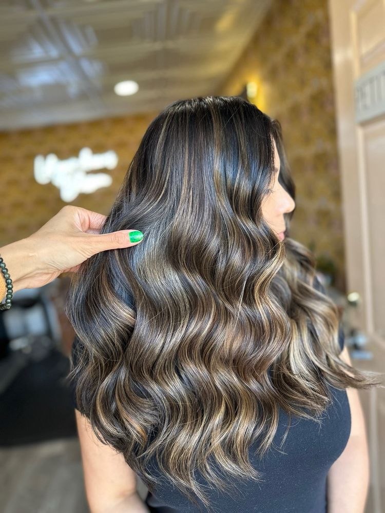 Petite Blossom Salon Logo