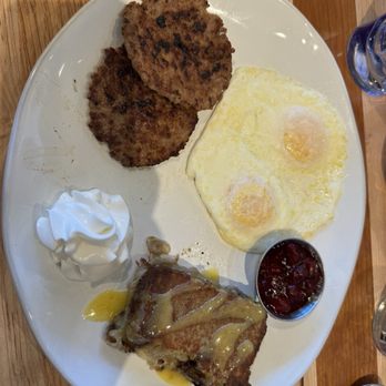 HomeGrown Kitchen - Liberty  - winter berry french toast platter - Breakfast & Brunch Near Me - Liberty, Missouri