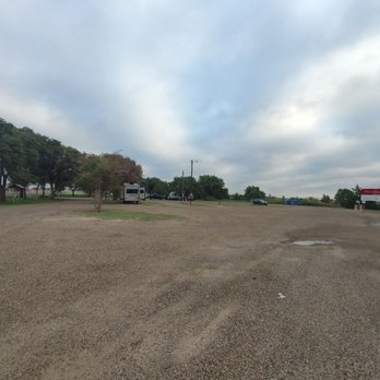 Free Levelland City Campground - View from the West entrance. - Campgrounds Near Me - Levelland, Texas Free Levelland City Campground - View from the West entrance. - Campgrounds Near Me - Levelland, Texas