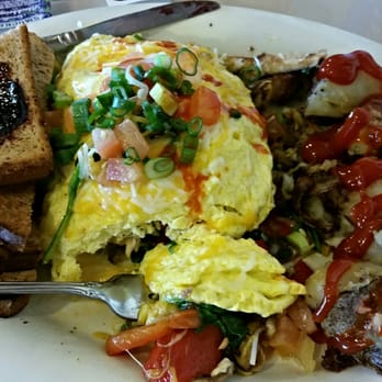 Jefferson Cafe - California Omelet with potatoes and toast! Omelet is loaded! - Cafes Near Me - Napa, California Jefferson Cafe - California Omelet with potatoes and toast! Omelet is loaded! - Cafes Near Me - Napa, California