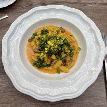 MAMA Oakland - Show stopper saffron cavatelli pasta - Italian Near Me - Oakland, California
