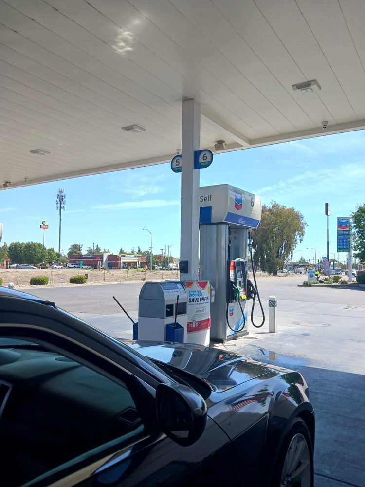 CHEVRON CHOWCHILLA 11 Reviews 240 E Robertson Blvd, Chowchilla