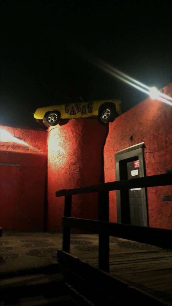 CAVES LOUNGE 35 Photos & 86 Reviews Dive Bars 900 W Division St