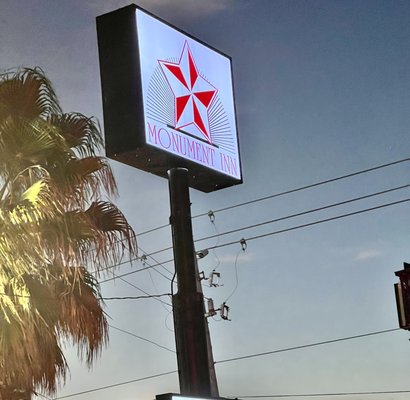 Monument Inn by null