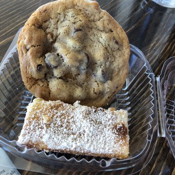 Cookie Brokers Bakery of Phoenix - Lemon Bar and Chocolate Chip Cookie - Bakeries Near Me - Phoenix, Arizona Cookie Brokers Bakery of Phoenix - Lemon Bar and Chocolate Chip Cookie - Bakeries Near Me - Phoenix, Arizona