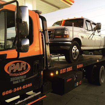 PAR Towing & Transport - The rear differential went out of this truck while it was making its way to Texas to help out with the hurricane relief. - Towing Near Me - Newcomb, Tennessee PAR Towing & Transport - The rear differential went out of this truck while it was making its way to Texas to help out with the hurricane relief. - Towing Near Me - Newcomb, Tennessee