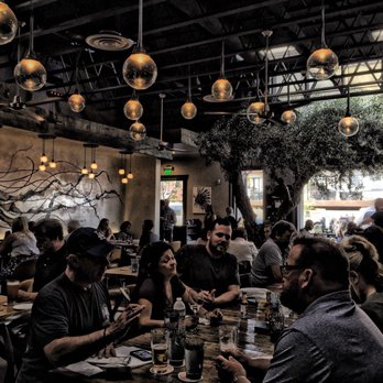 Roe Seafood Restaurant - Seafood Near Me - Long Beach, California
