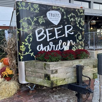 Tröegs Brewing Company - Decor outside - Breweries Near Me - Hershey, Pennsylvania Tröegs Brewing Company - Decor outside - Breweries Near Me - Hershey, Pennsylvania