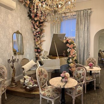 Fait Maison - Such beautiful decor - French Near Me - London, XGL