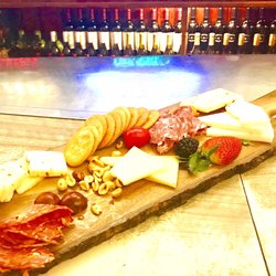 Flips Bar - Happy Hour YUM!