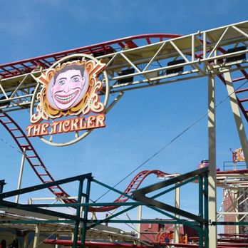 Luna Park - Weird ride and name and signage - Amusement Parks Near Me - Brooklyn, New York Luna Park - Weird ride and name and signage - Amusement Parks Near Me - Brooklyn, New York