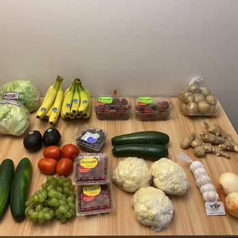 Haymarket - Iceberg lettuce, bananas, strawberries, russet potatoes, avocados, blueberries, zucchini, ginger, cucumbers... - Fruits & Veggies Near Me - Boston, Massachusetts