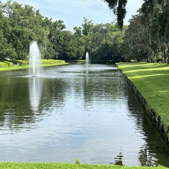 Pineapple Tour Group - Middleton Place at Pineapple Tour - Bus Tours Near Me - Charleston, South Carolina