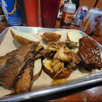 Hammerheads - Brisket slider, pulled pork slider, pork belly slider - Southern Near Me - Louisville, Kentucky Hammerheads - Brisket slider, pulled pork slider, pork belly slider - Southern Near Me - Louisville, Kentucky