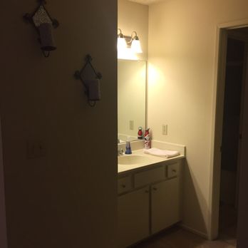 Camarillo Oaks Apartments - 2bed, jack and Jane style bath. (2 toilets and Vanities) - Apartments Near Me - Camarillo, California Camarillo Oaks Apartments - 2bed, jack and Jane style bath. (2 toilets and Vanities) - Apartments Near Me - Camarillo, California