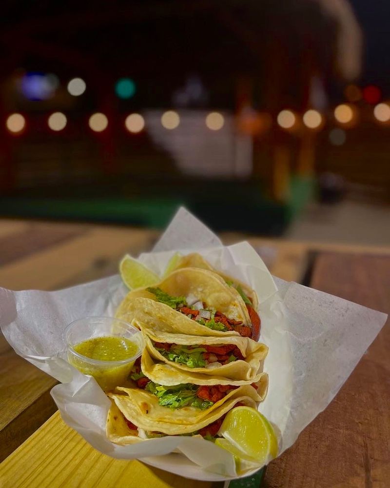 SNACK AND GLYDE TACOS Y MAS Houston, Texas Food Trucks Phone