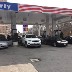 Liberty Petroleum - This place is a zoo! Constant stream of cars.