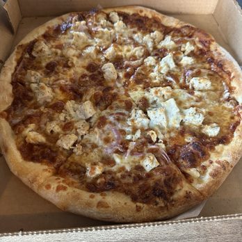 Jonah's on Johnston - Barbecue Chicken - Pizza Near Me - Forsyth, Georgia