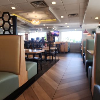 Honey Jam Day Cafe - Dining room is bright and airy. - Burgers Near Me - Downers grove, Illinois Honey Jam Day Cafe - Dining room is bright and airy. - Burgers Near Me - Downers grove, Illinois