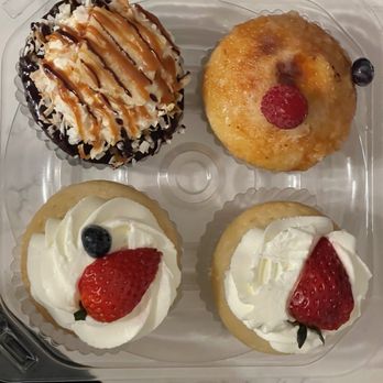 Molly's Cupcakes - Cupcakes Near Me - Chicago, Illinois