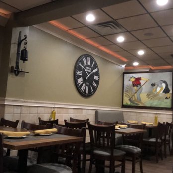 Mannino's 3 - Lovely new home-feel/farmhouse-esque decor - Pizza Near Me - Hamilton Square, New Jersey