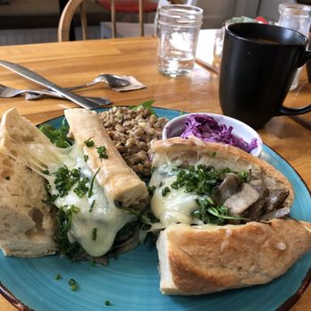 Fannie's - Yummy veggie sandwich with very fresh ingredients! - Desserts Near Me - Warwick, New York
