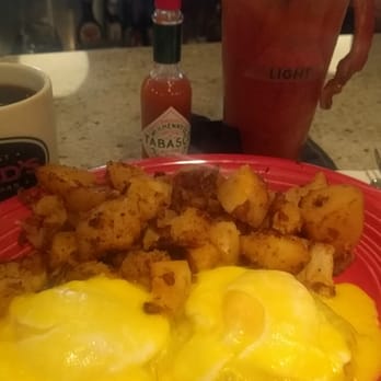 Red's Kitchen + Tavern - Lobster scallop benedict - American Near Me - Peabody, Massachusetts Red's Kitchen + Tavern - Lobster scallop benedict - American Near Me - Peabody, Massachusetts