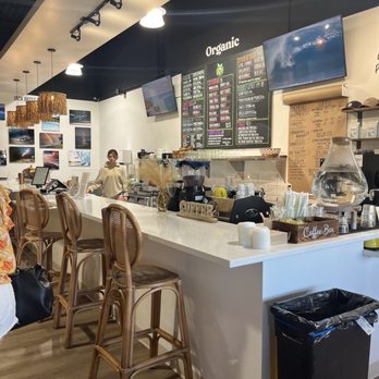 Golden Juicery - Inside - Acai Bowls Near Me - Jupiter, Florida